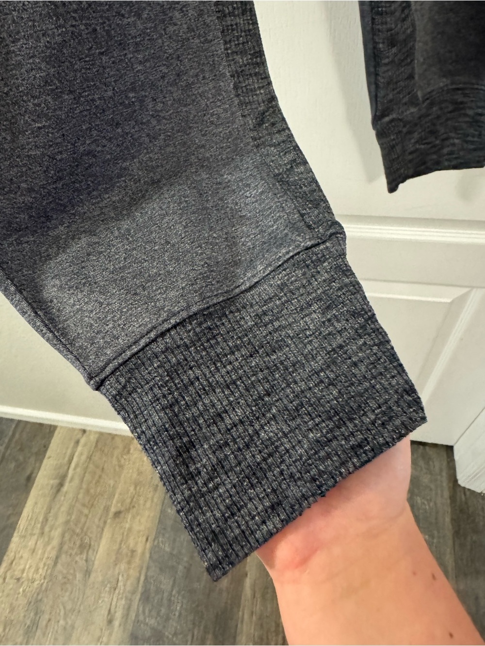 Athleta Venice Charcoal Gray Pull-On Joggers - Picture 4 of 8